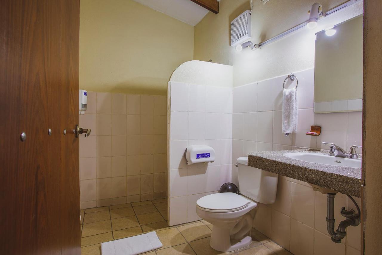 Hotel La Hacienda Quesada  Extérieur photo