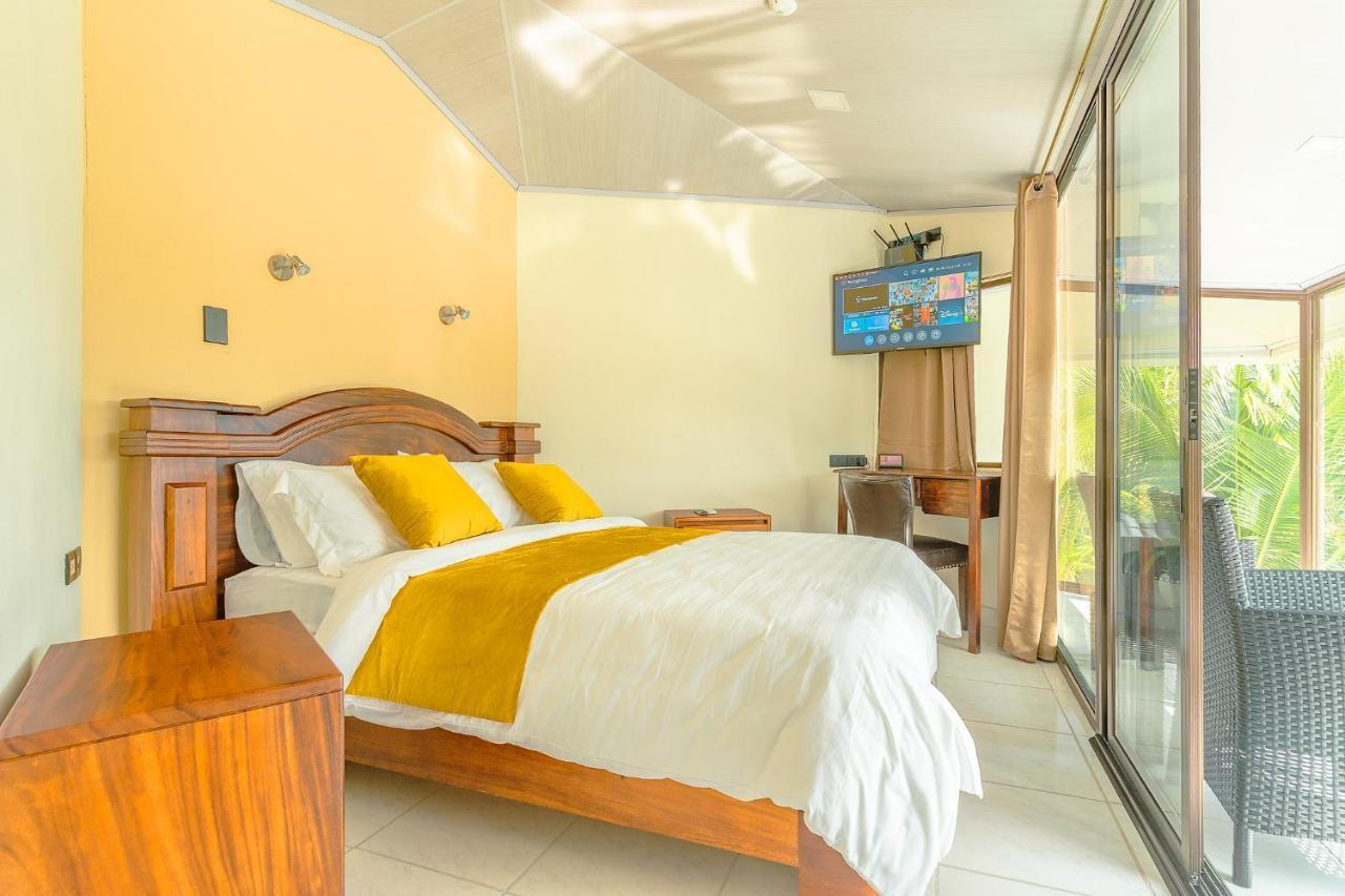 Hotel La Hacienda Quesada  Extérieur photo