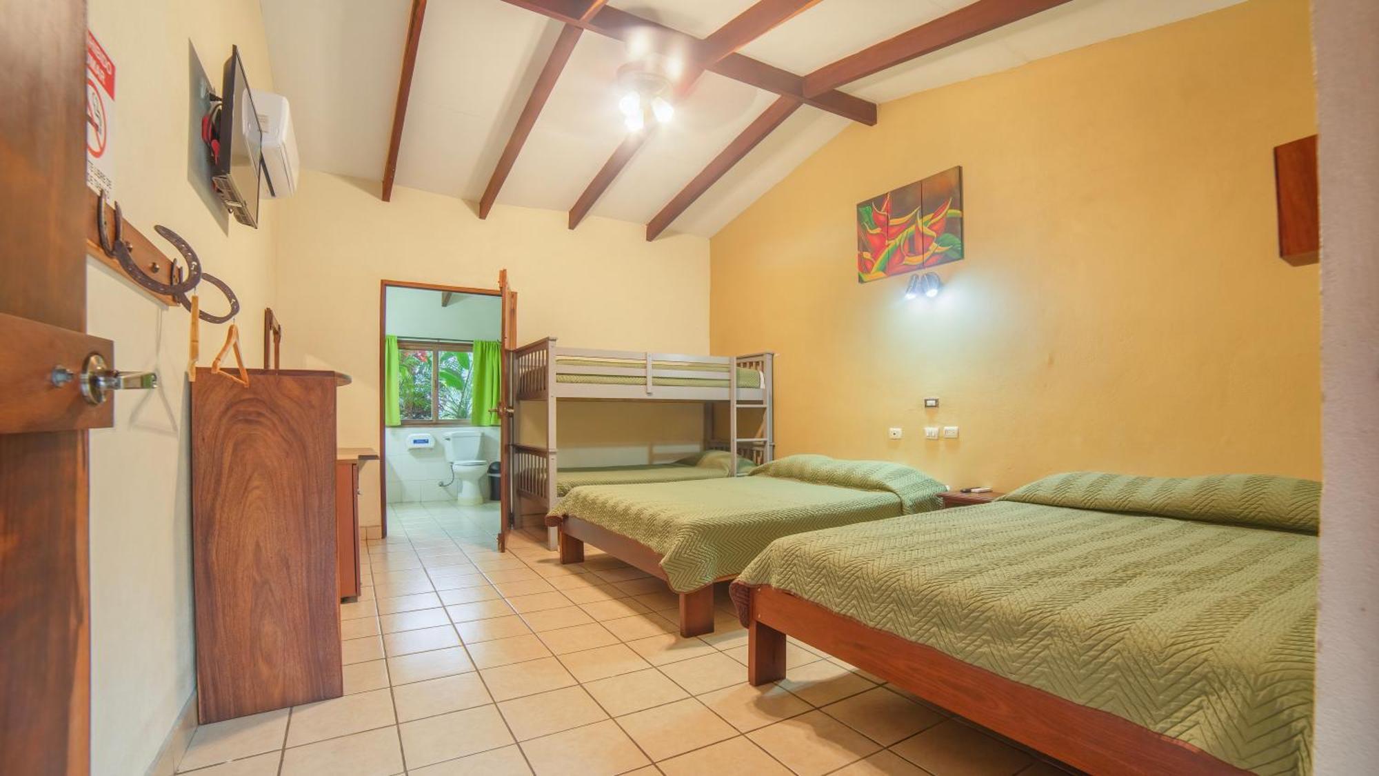 Hotel La Hacienda Quesada  Extérieur photo